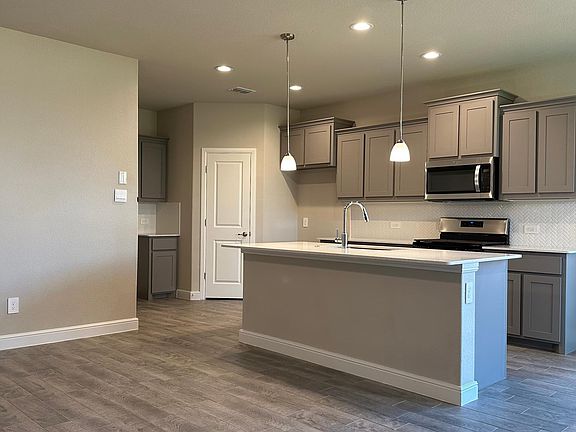 5th image of 15508 Charing Cross Dr
