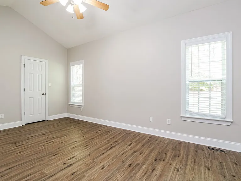 253 Keller Dr — Photo 11