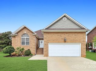 140 River Birch Cir, Mooresville, NC 28115