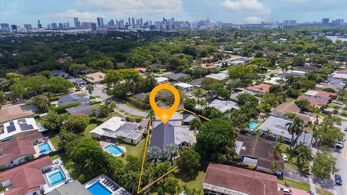 6 bed, 4200 sqft, $17,000 — Photo 4