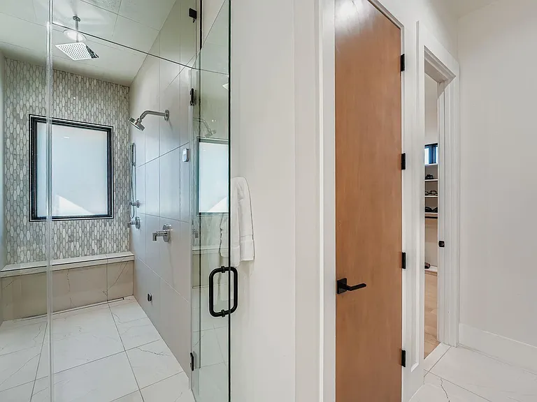 6412 Lantern View Dr — Photo 23
