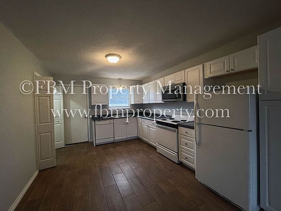 4th image of 402 N Fairway St #404