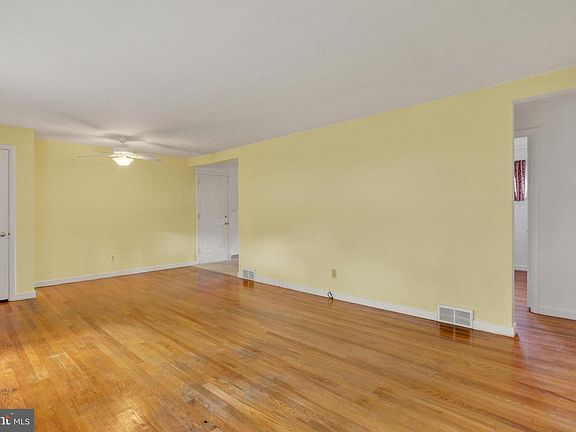 5th image of 2409 Cambridge Rd