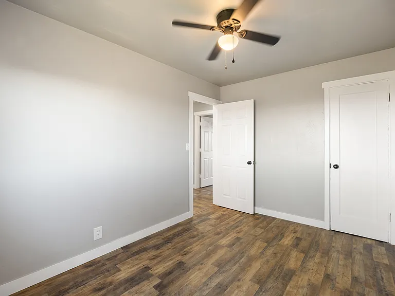 1314 Pershing Rd — Photo 9