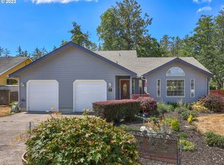 945 SW Cedar Ave, Warrenton, OR 97146