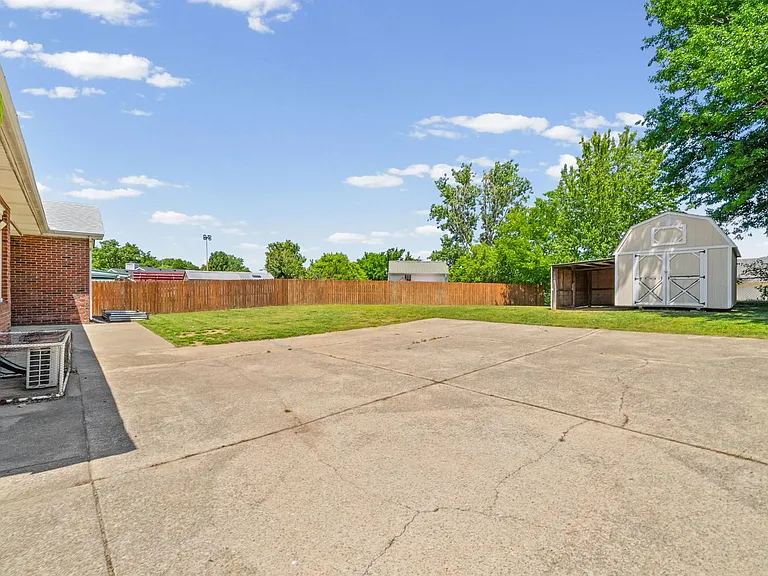 1409 Janet Way Dr — Photo 28