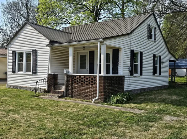 415 E Johnson St, Fairfield, IL 62837