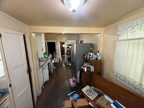 4th image of 275 Columbian Ave