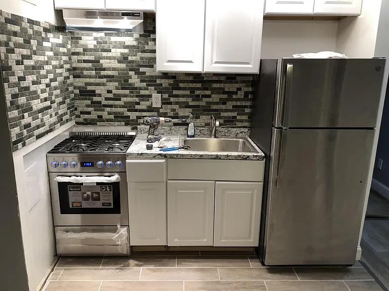 Kitchen with new SS Appliances, Gas Stove
Stove Rotisserie option