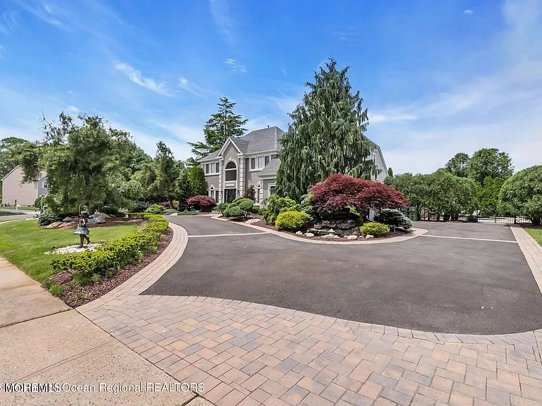 7 Mackenzie Rd — Photo 35