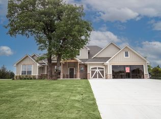 14101 Magnolia Ln, Edmond, OK 73049