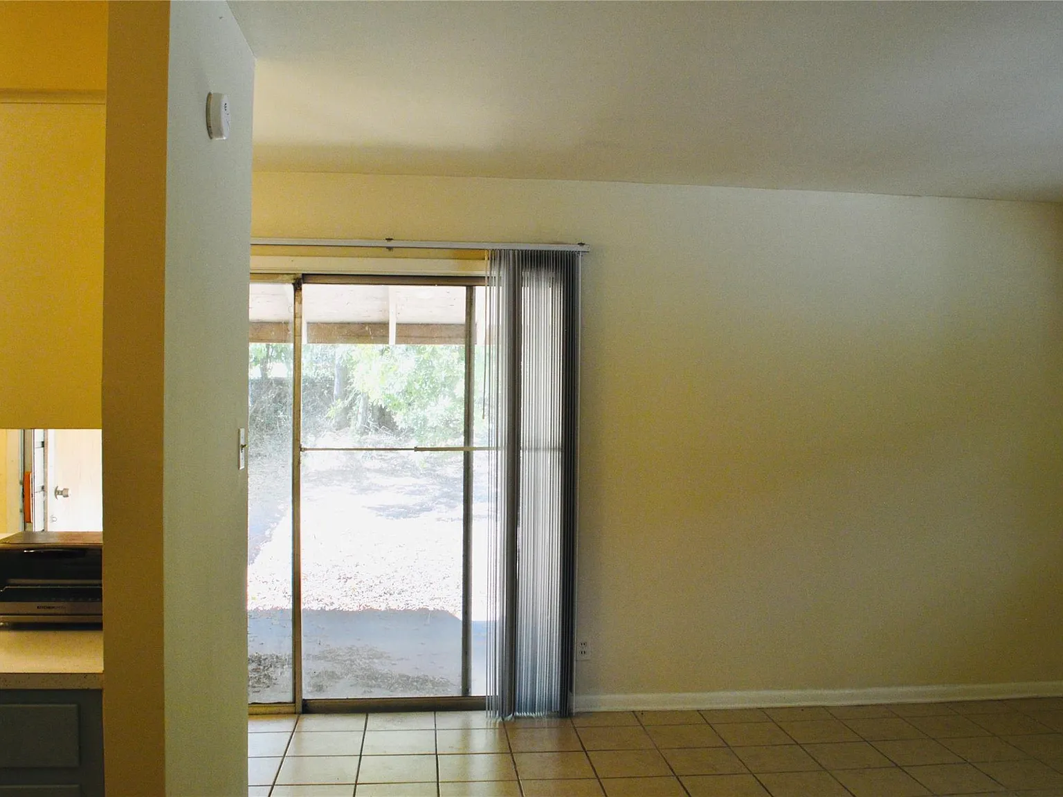 1 bed, 1.0 bath, 1100 sqft, $1,350 — Photo 4