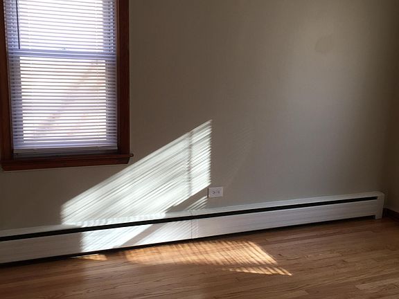 3rd image of 6258 W Diversey Ave