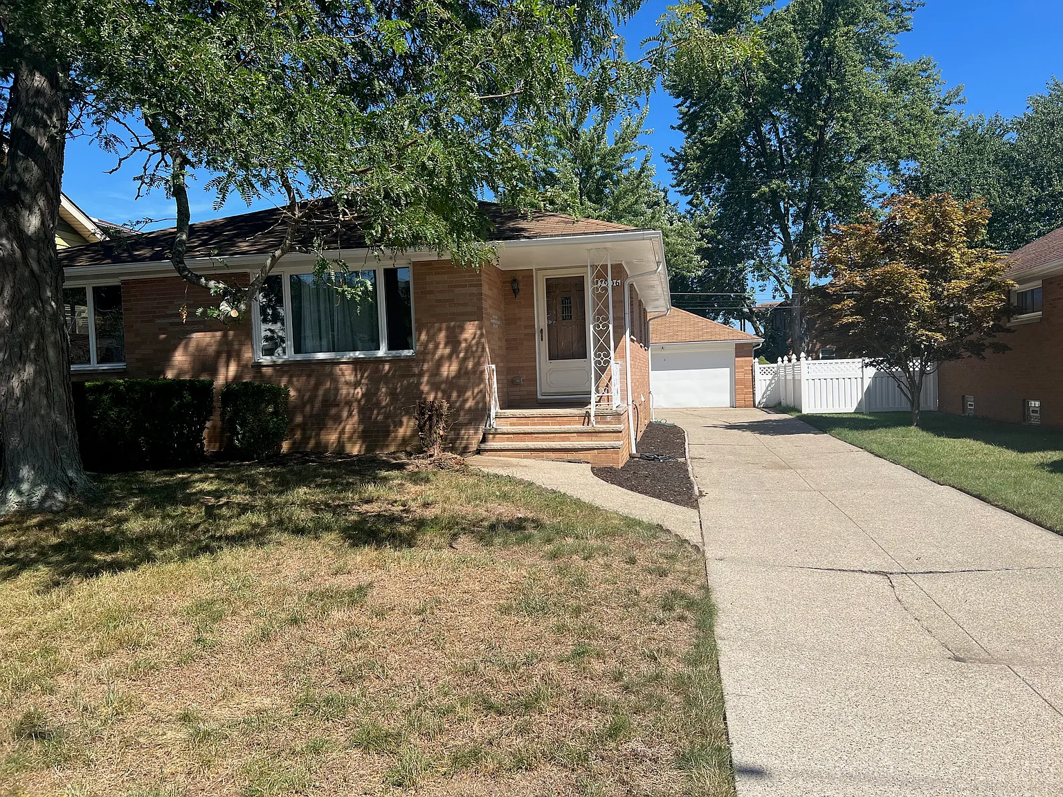 3 bed, 1200 sqft, $1,975 — Photo 1