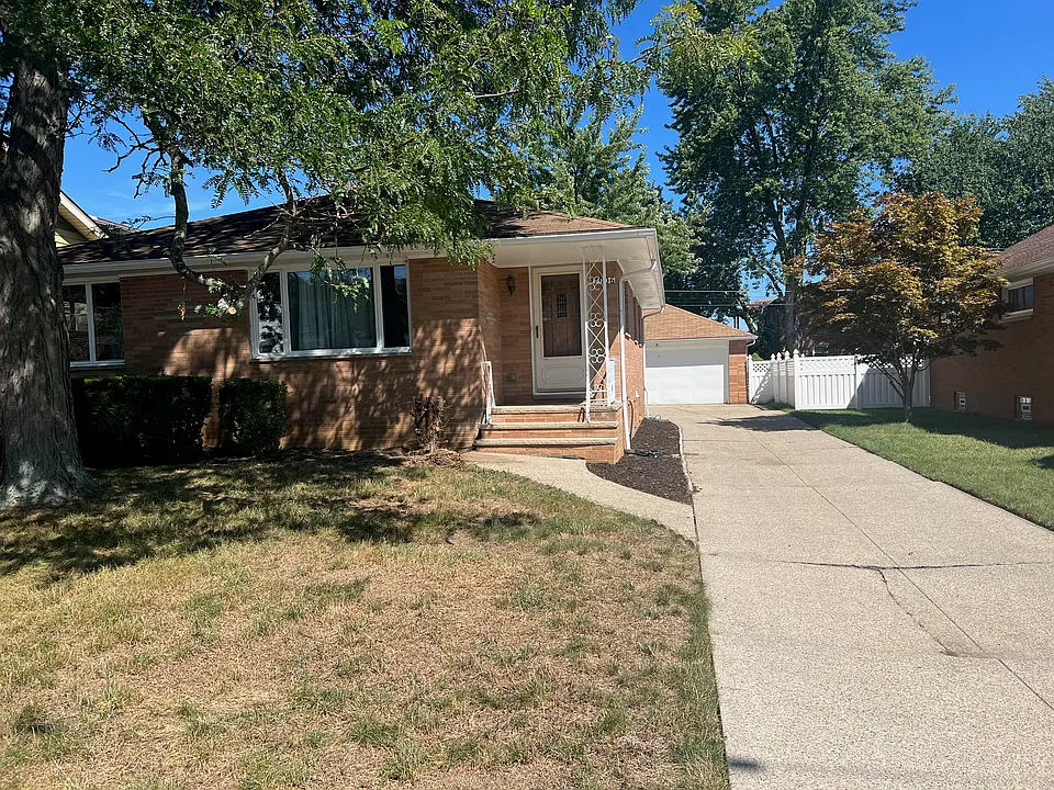 7906 Southington Dr