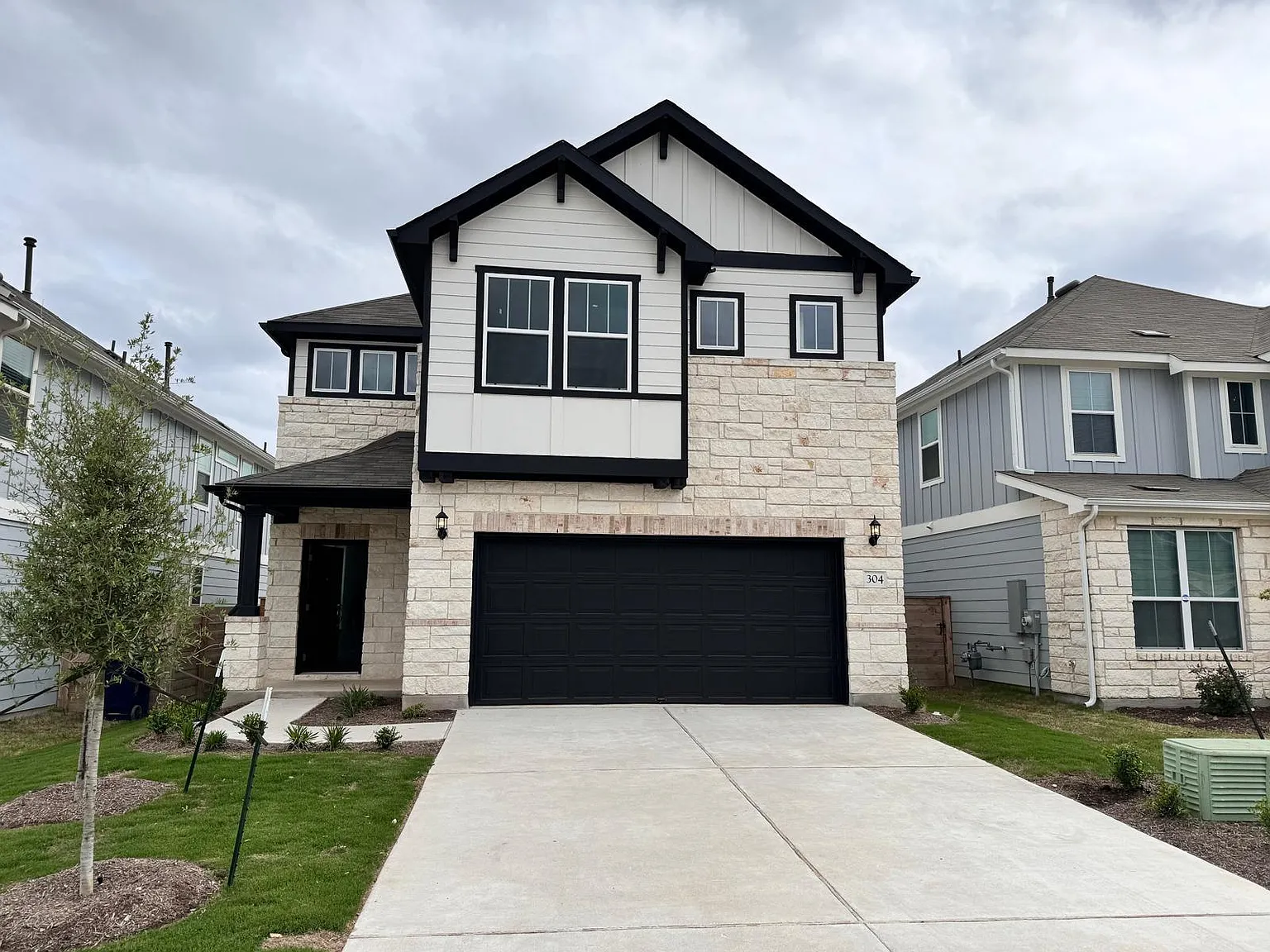 3 bed, 2.5 bath, 2128 sqft, $2,495 — Photo 1