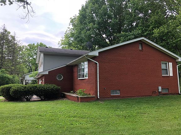 3rd image of 2103 Scenic Dr NE