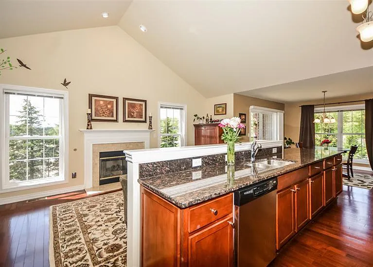 3334 Endsleigh Ln — Photo 6