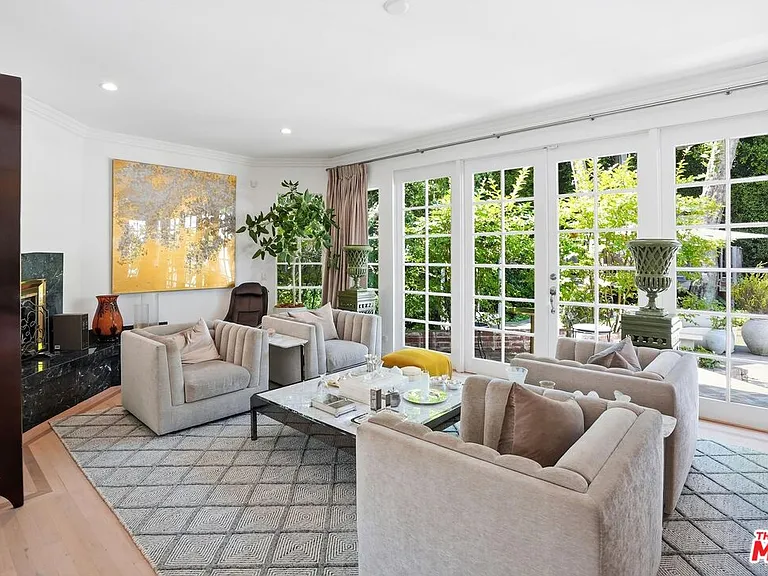 317 S Burlingame Ave — Photo 9