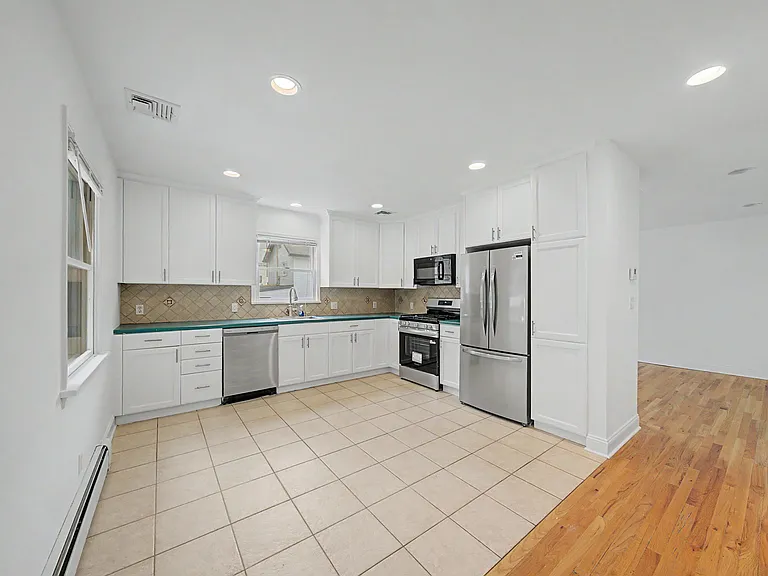 15 Chestnut St — Photo 4