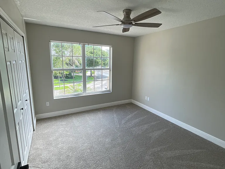 Bedroom 2 / Medium to large size