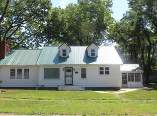 311 Fisher St, Henry, IL 61537