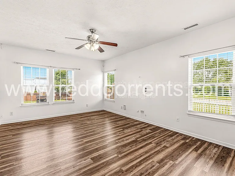 10031 Golden Dr — Photo 12