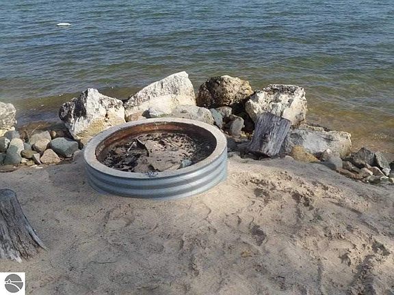 5th image of 13800 S West Bay Shore Dr APT 6