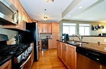 5th image of 400 Village Cir Unit 3-6