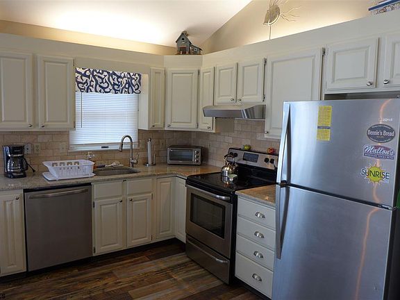 5th image of 2707 West Ave Floor 2