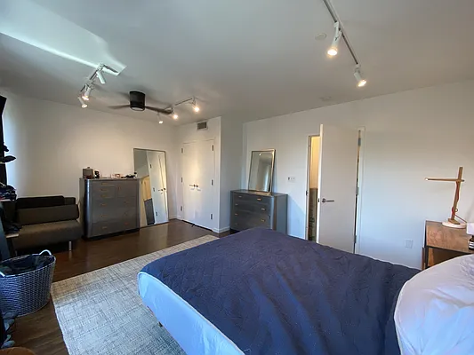 Rented by Realty Collective | media 17