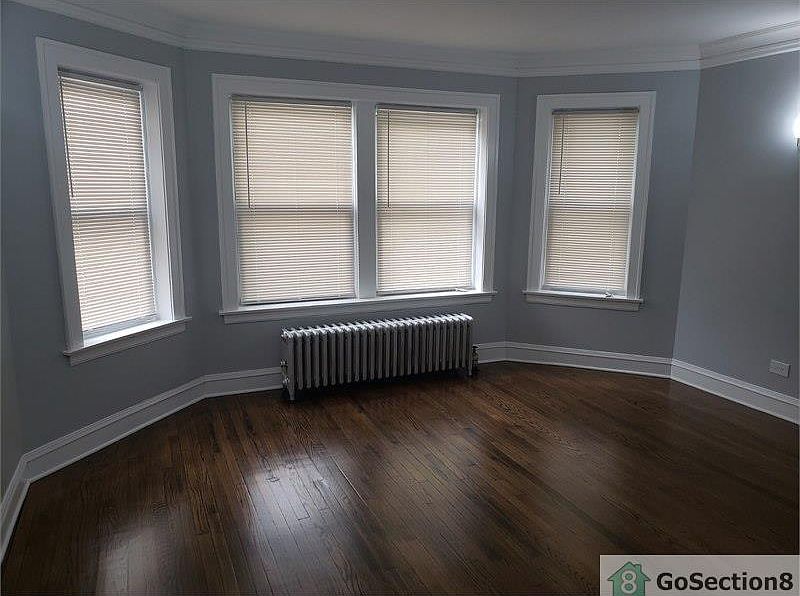 1st image of 6757 S Artesian Ave #1