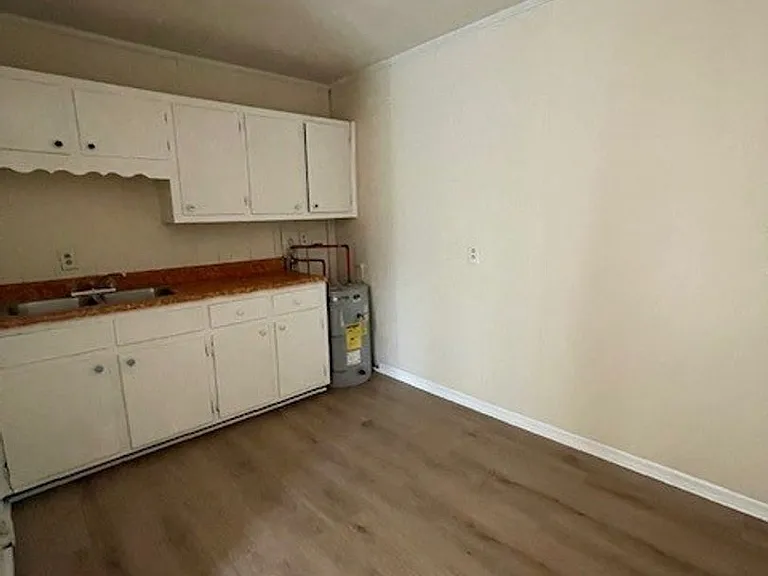 101 N Clay St — Photo 8