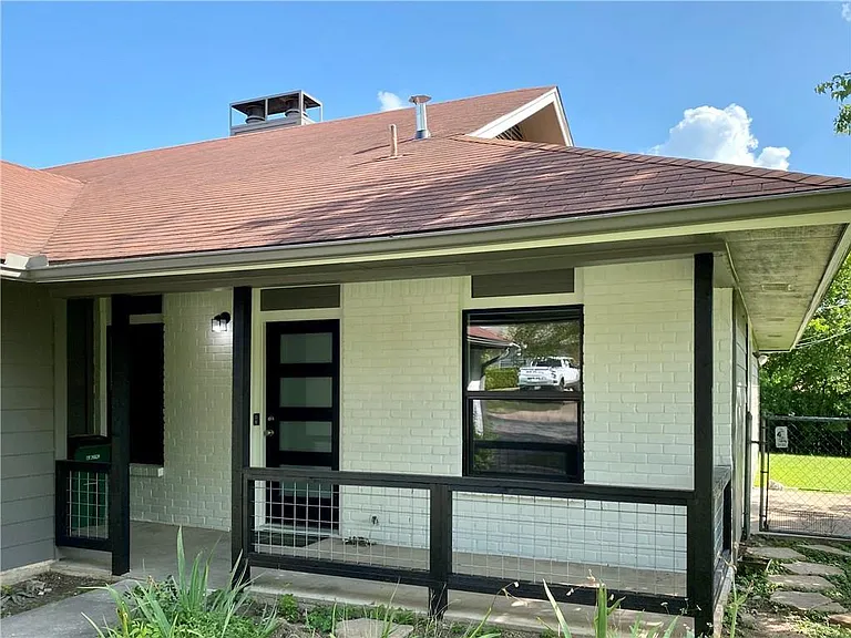1715 Shadowview Dr #B — Photo 4