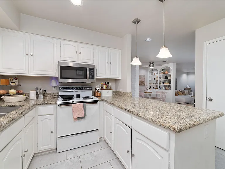 869 Wax Myrtle Ln #A — Photo 16