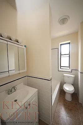 Rented by Kings Court Real Estate | media 25