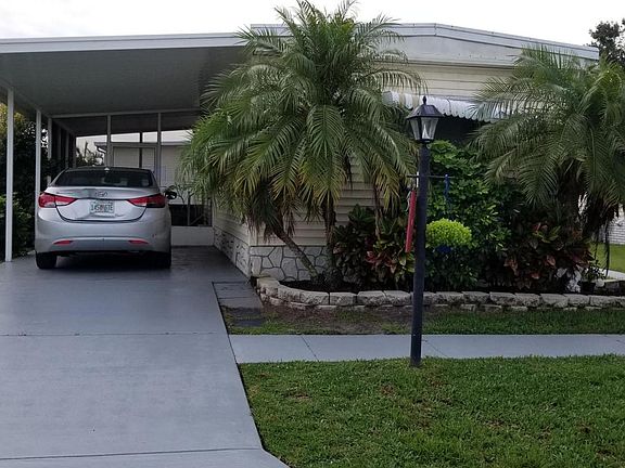 2nd image of 1060 Wren Cir