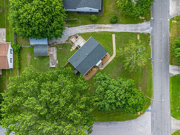 2nd image of 162 Iroquois Dr