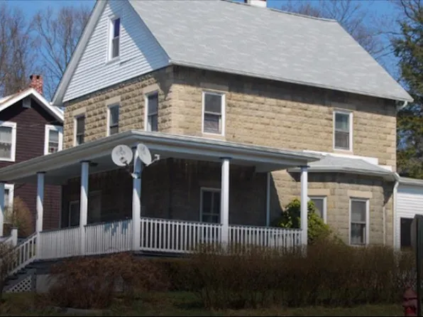 49 Woodlawn Avenue, Poughkeepsie, NY 12601