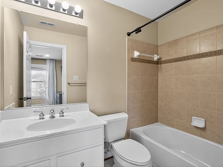 19503 Waneta Dr — Photo 22