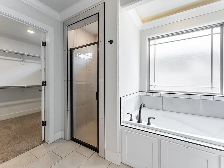 1100 Huntleigh Dr — Photo 21