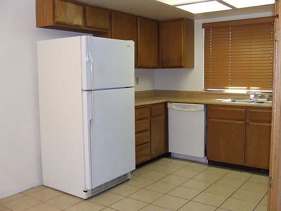 2nd image of 1728 Palo Alto Cir