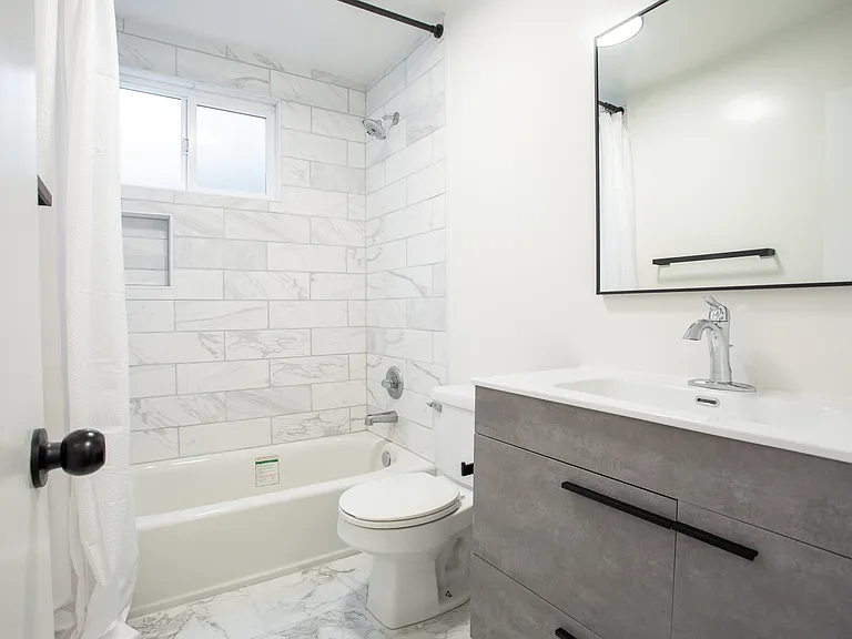 1211 N Detroit St #2 — Photo 5