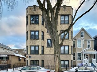 1911 W Larchmont Ave #B4, Chicago, IL 60613