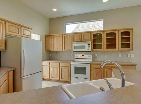 5th image of 5412 S Helena Ln