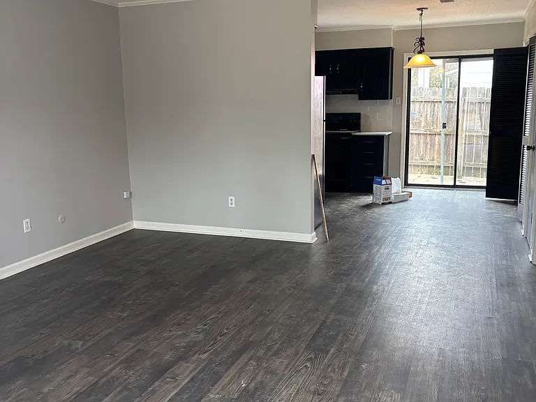 Living area/entry