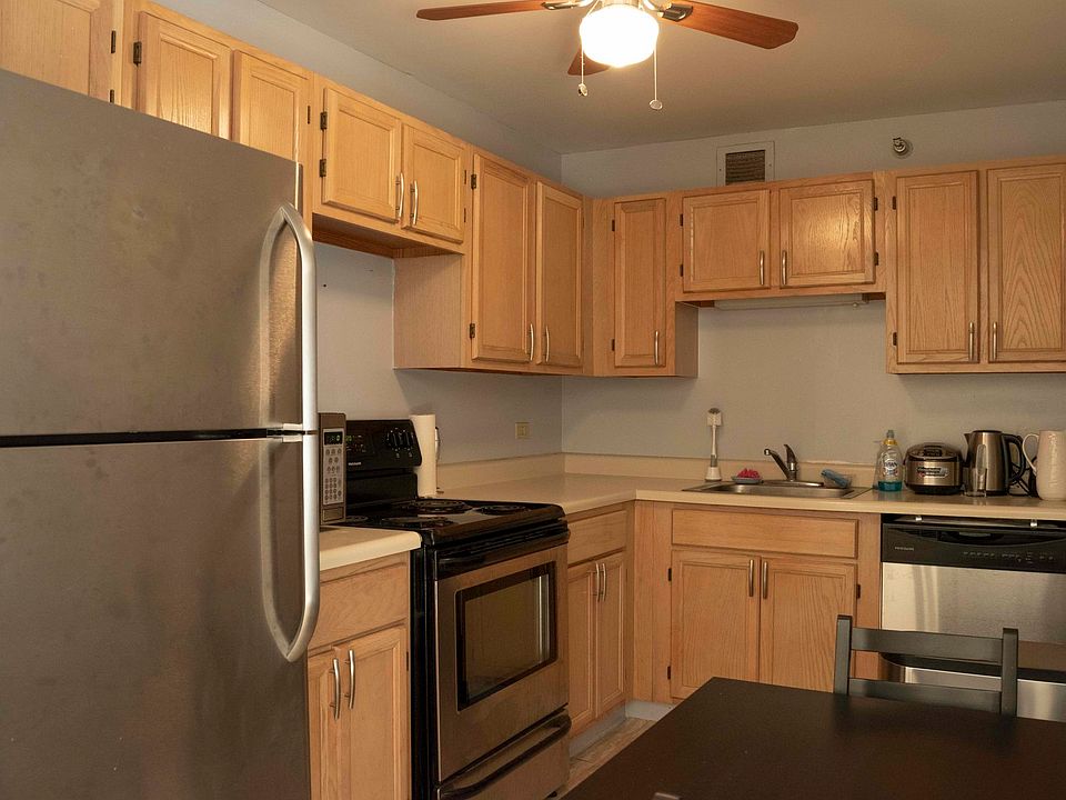 2nd image of 200 N Dearborn St Unit 1308