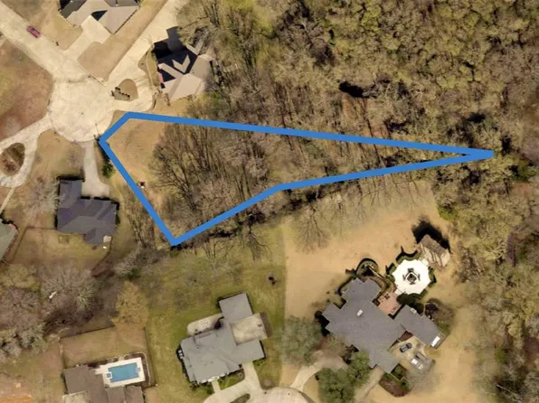 912 Holly Hill Ln, Mt Pleasant, TX 75455