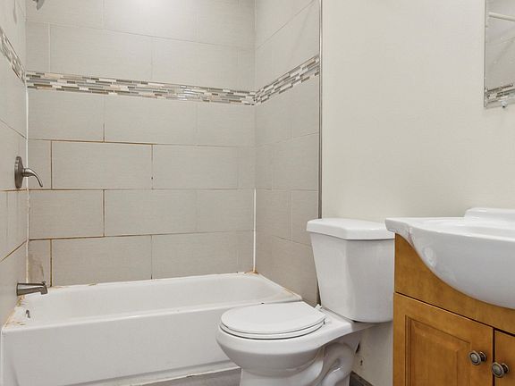 5th image of 1728 N Gratz St #B