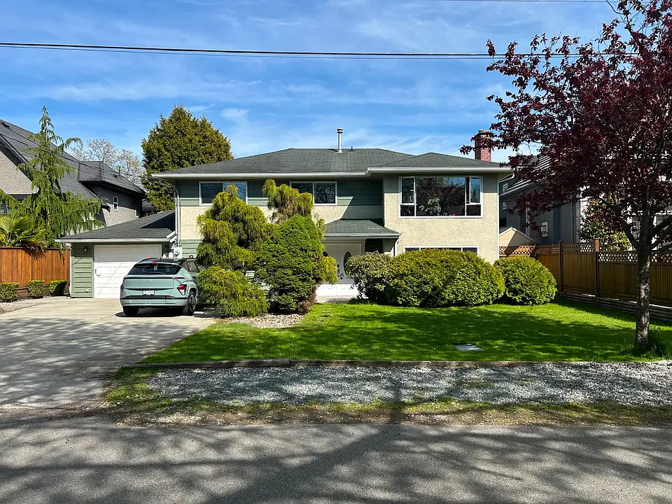 9211 Chapmond Cres #1